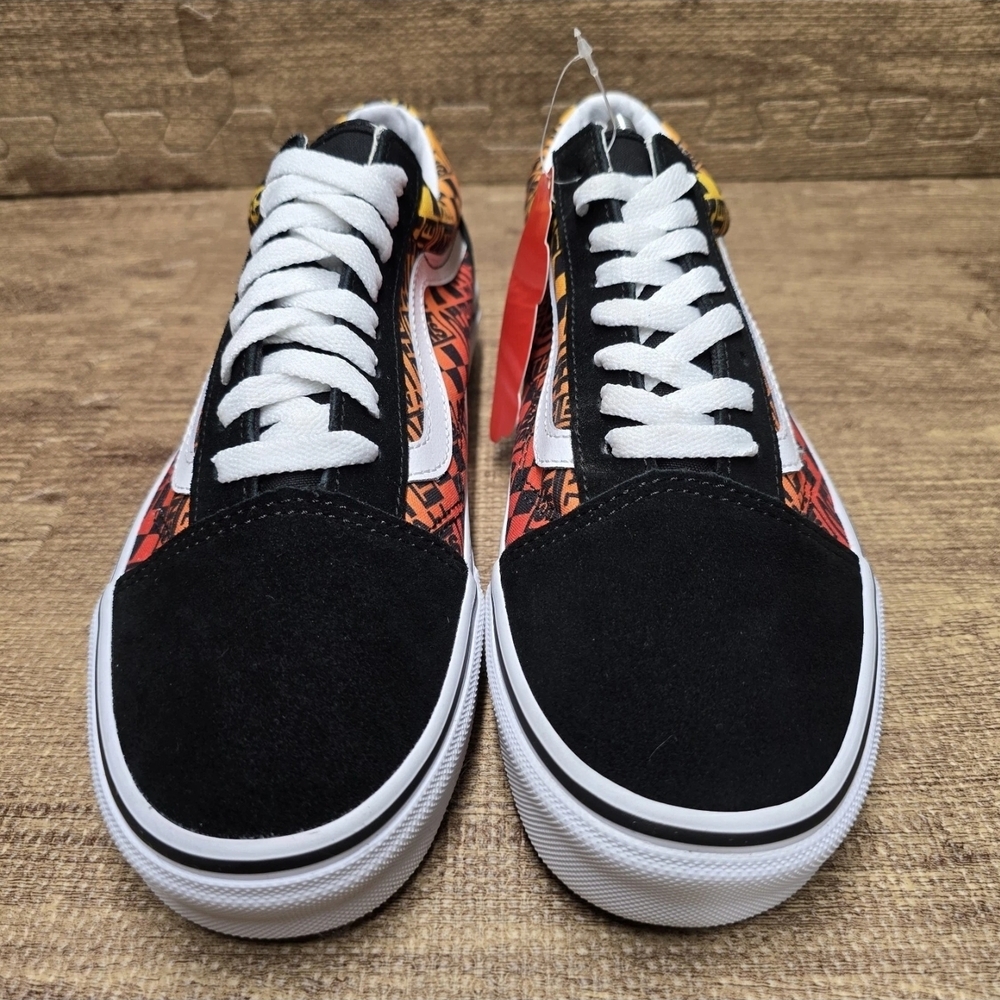 New Vans Logo Flame Old Skool Women's Size 9 Sneakers Red Black White Low Top - Picture 5 of 12
